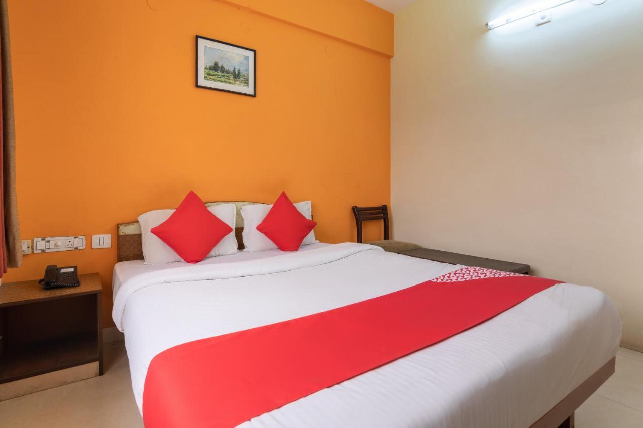 Hotel Oyo 10478 Raj Residency Bangalore Esterno foto