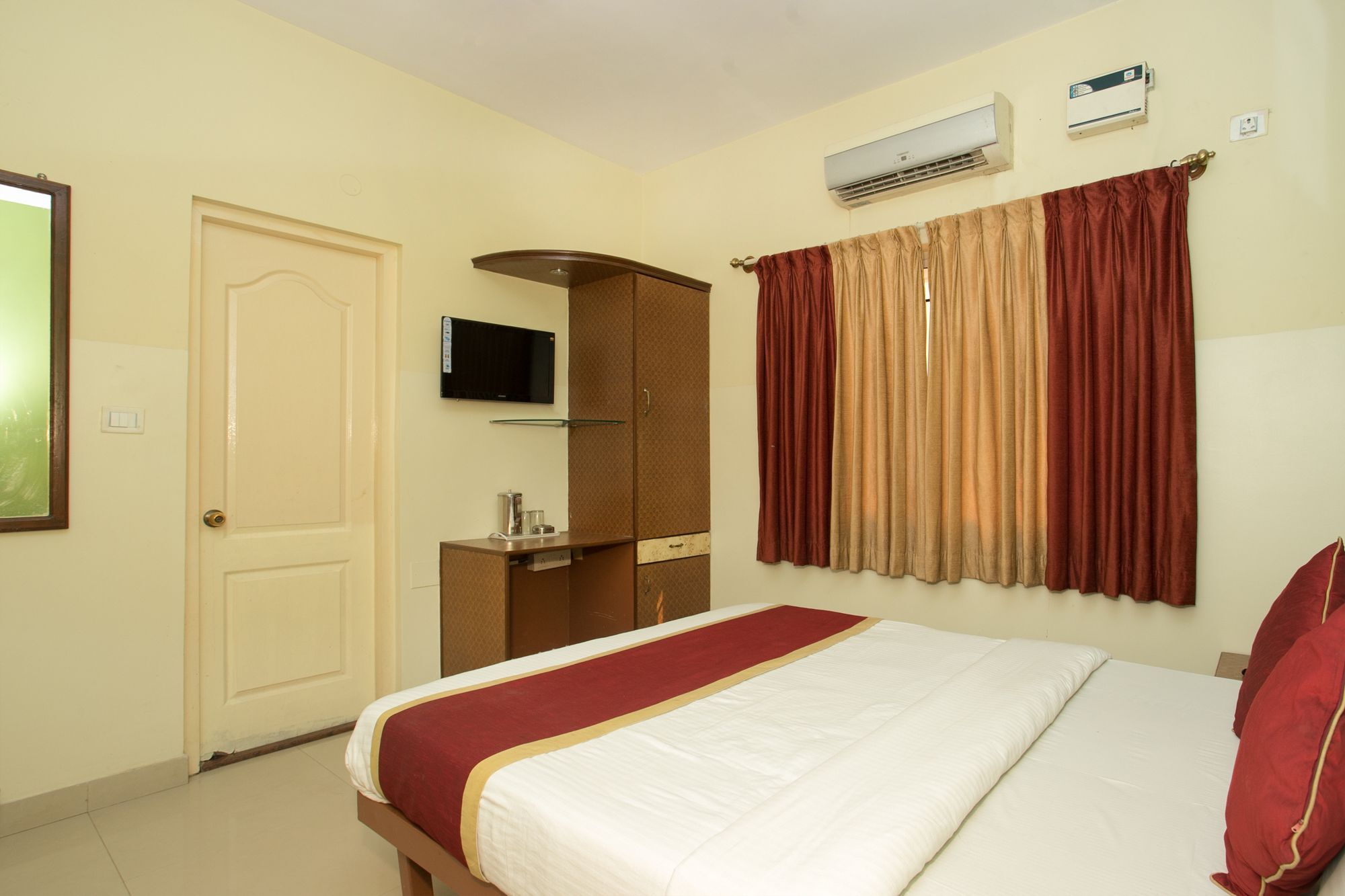 Hotel Oyo 10478 Raj Residency Bangalore Esterno foto