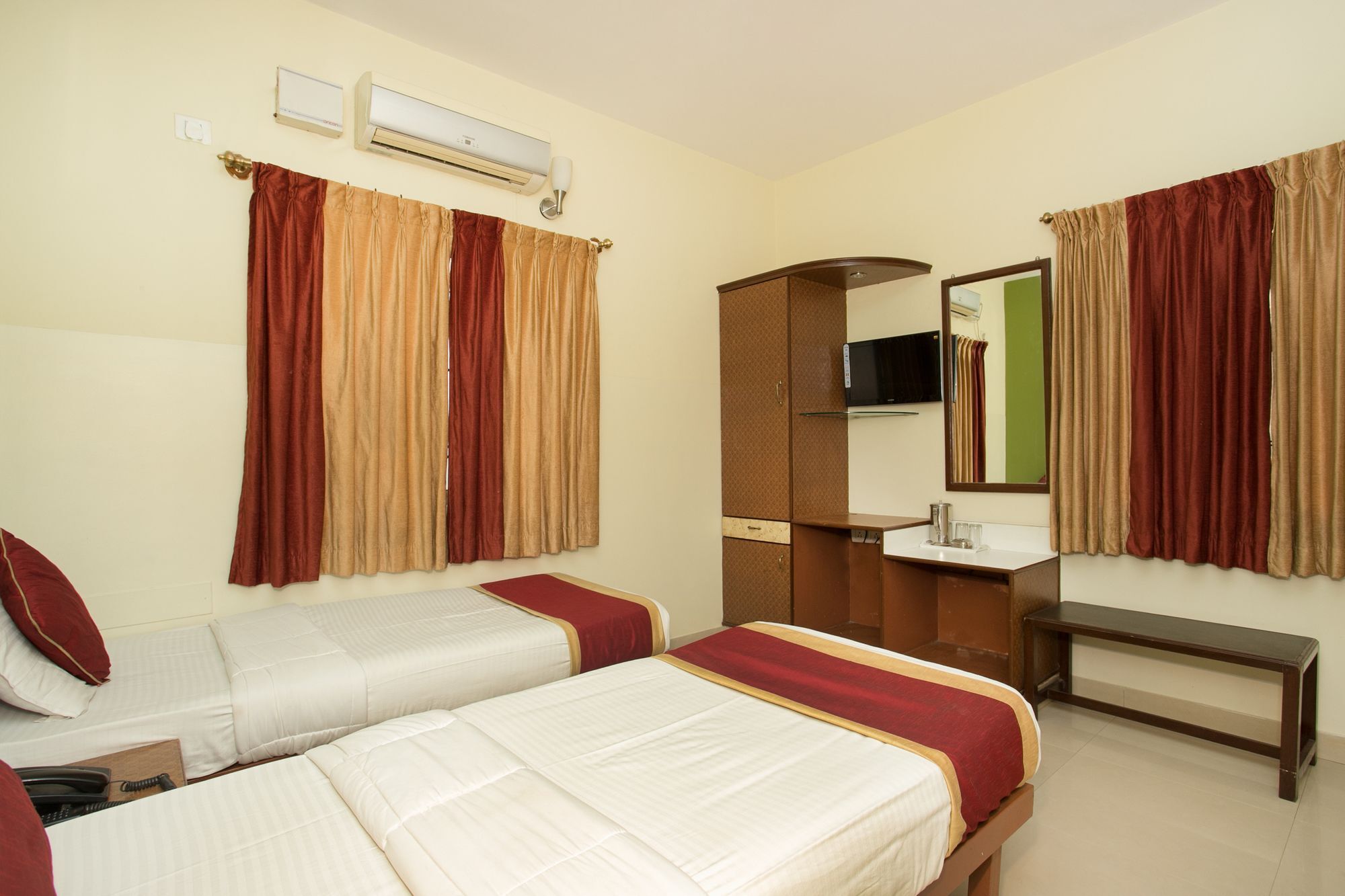 Hotel Oyo 10478 Raj Residency Bangalore Esterno foto