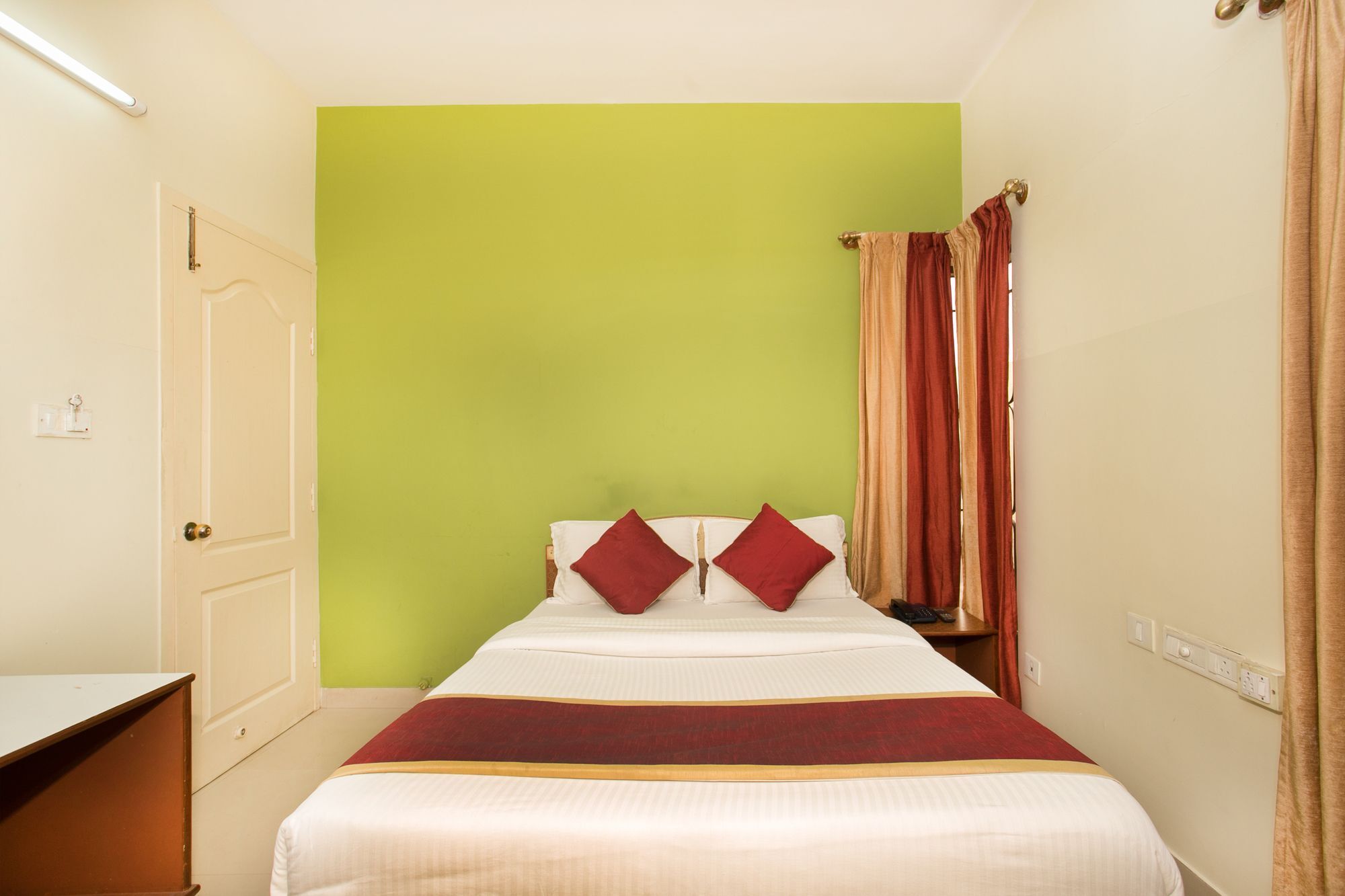 Hotel Oyo 10478 Raj Residency Bangalore Esterno foto