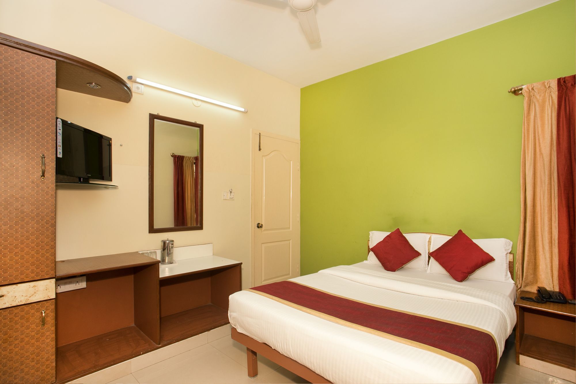 Hotel Oyo 10478 Raj Residency Bangalore Esterno foto