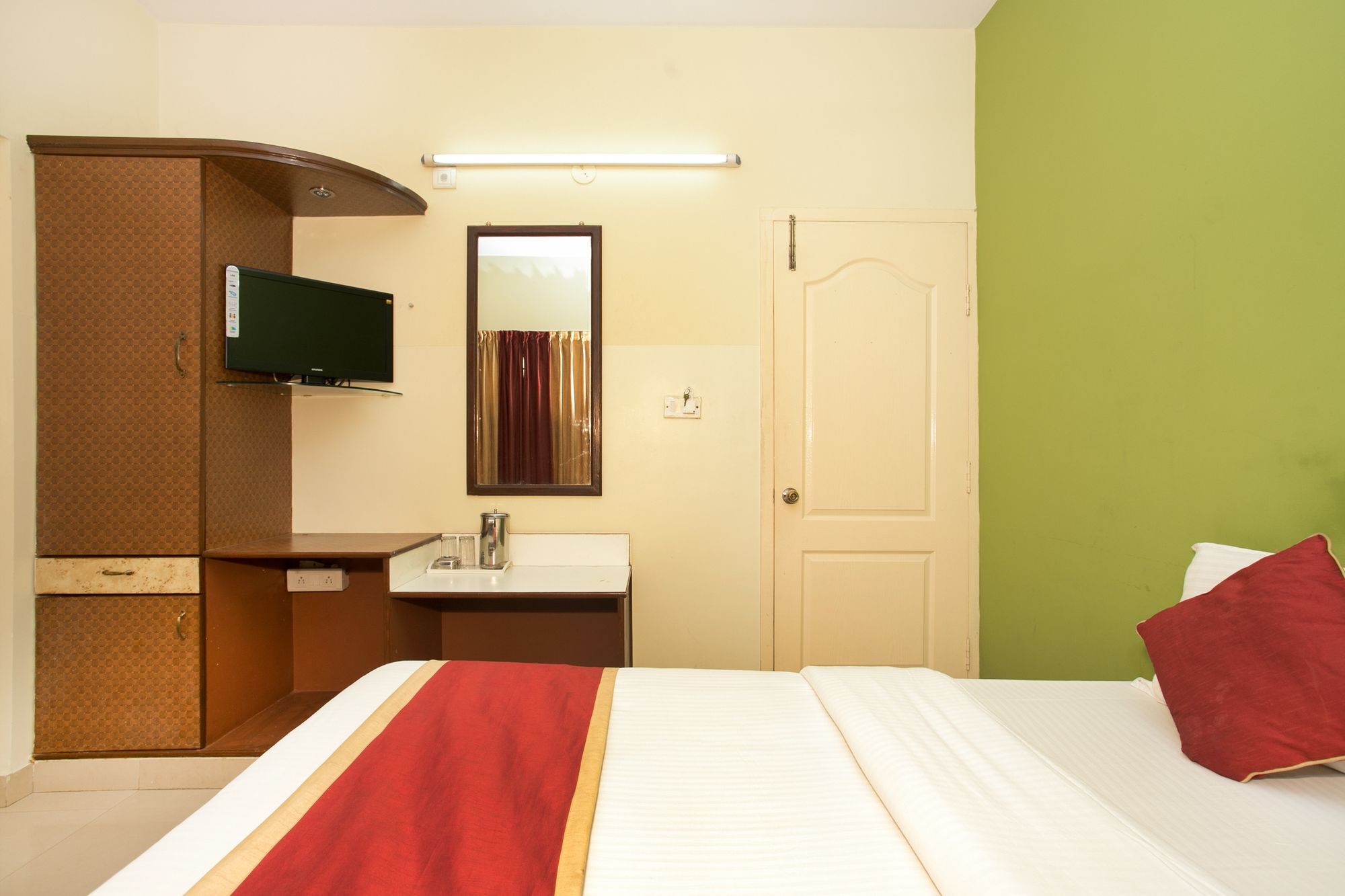 Hotel Oyo 10478 Raj Residency Bangalore Esterno foto